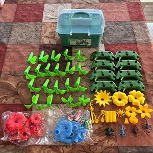 Plastic Flower Garden Building Kit DIY Garden with Case 77 Pieces STEM Play Set